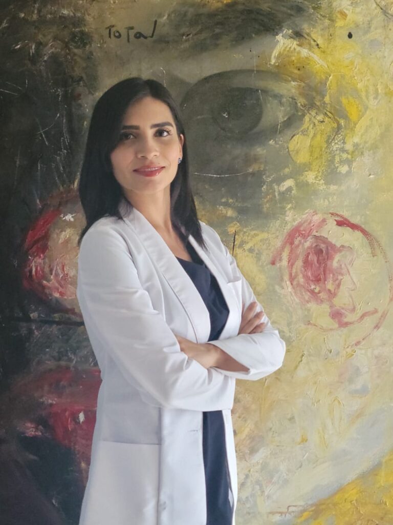 Biografía de la Dra. Ana Leticia Carrete y Cuanto cuesta una consulta de Detección y tratamiento médico de glaucoma en Durango centro México